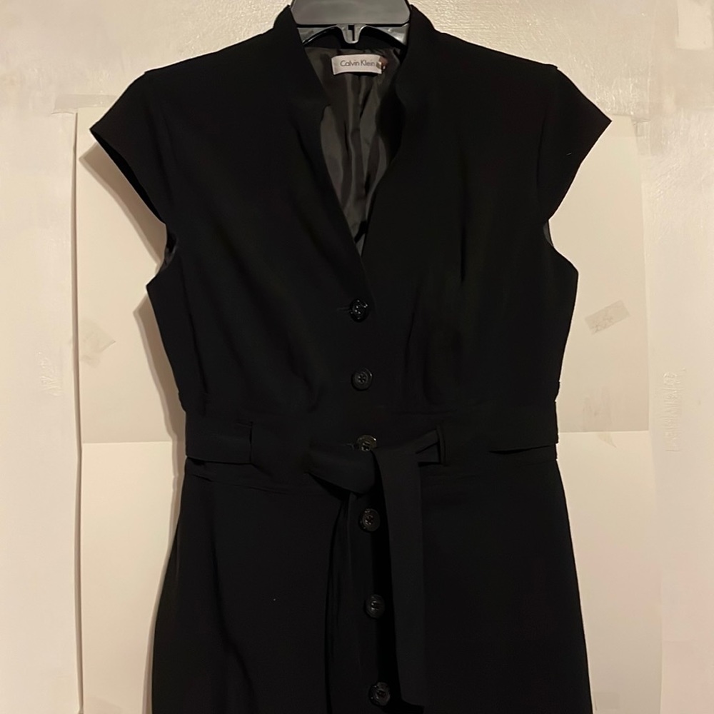 Cap Sleeve Button Down Belted Dress fully lined by Calvin Klein Size 4